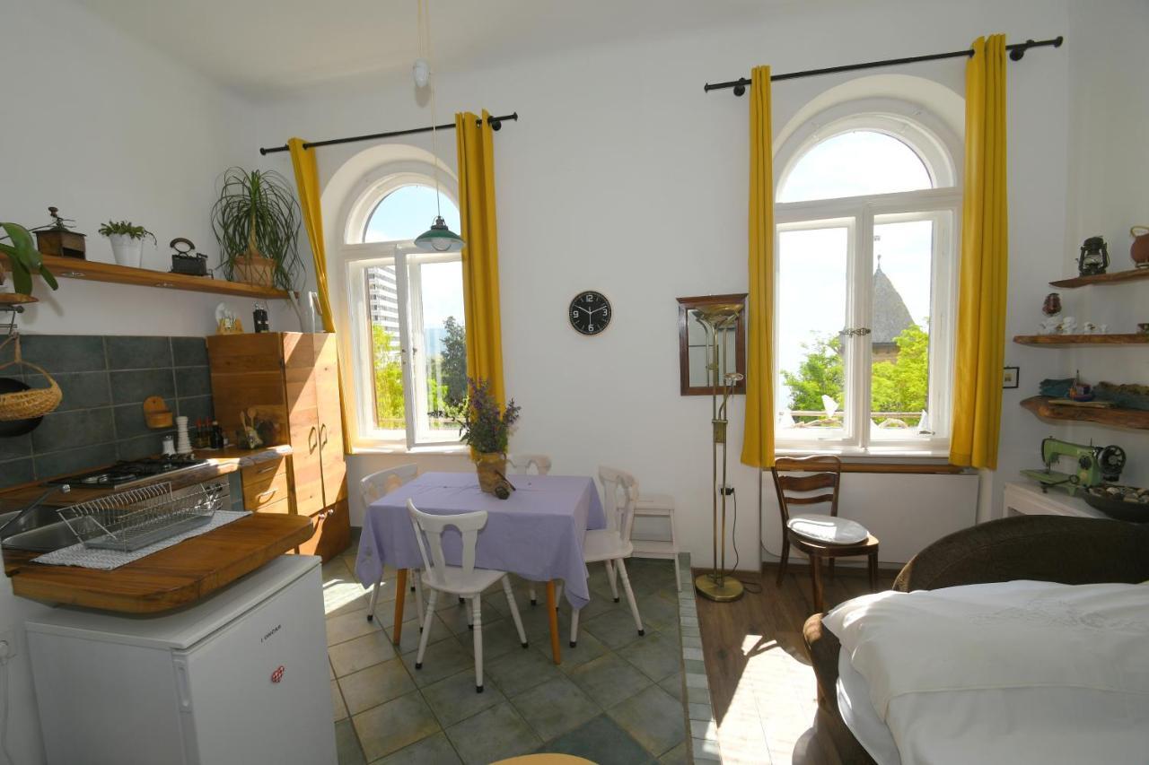 Apartment With Beautiful Sea View *