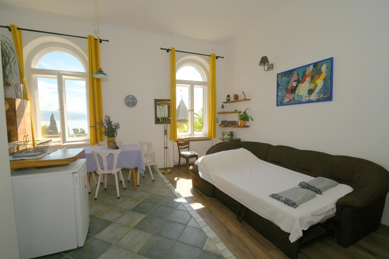 With Beautiful Sea View Apartment